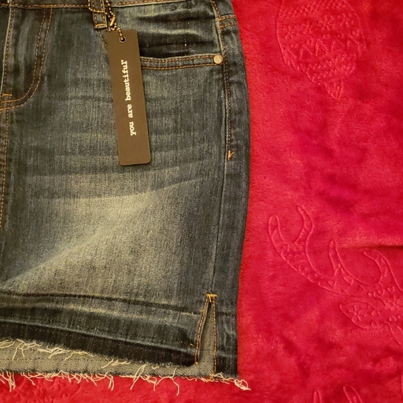 Denim frayed mini skirt - Picture 3 of 4